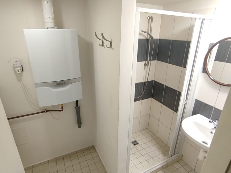 Prodej rodinného domu 191 m², pozemek 989 m² - foto 8