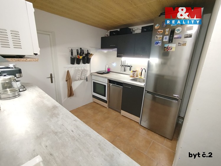Prodej rodinného domu 191 m², pozemek 989 m² - foto 7