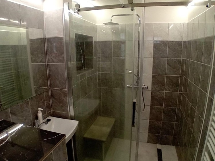 Prodej rodinného domu 191 m², pozemek 989 m² - foto 5