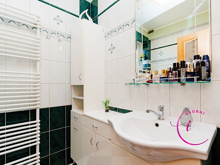Prodej rodinného domu 117 m², pozemek 336 m² - foto 2