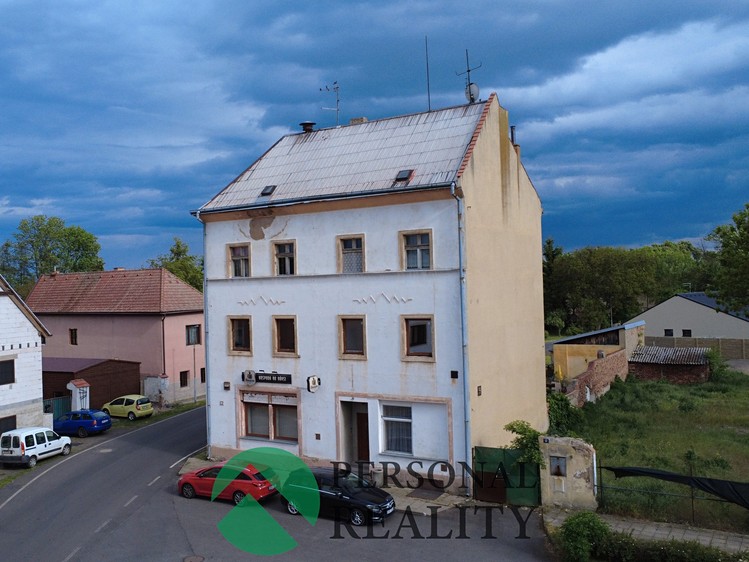Prodej rodinného domu 600 m², pozemek 798 m² - foto 2