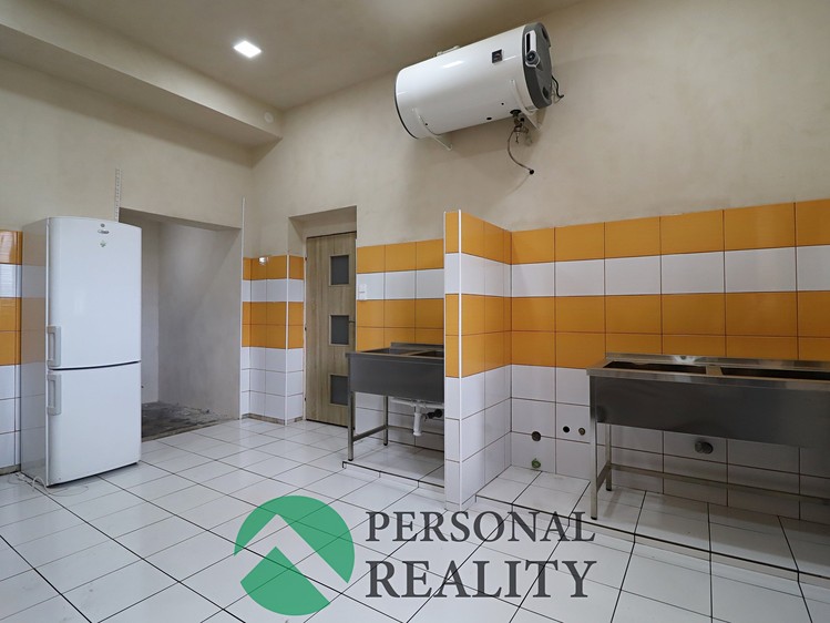Prodej rodinného domu 600 m², pozemek 798 m² - foto 7
