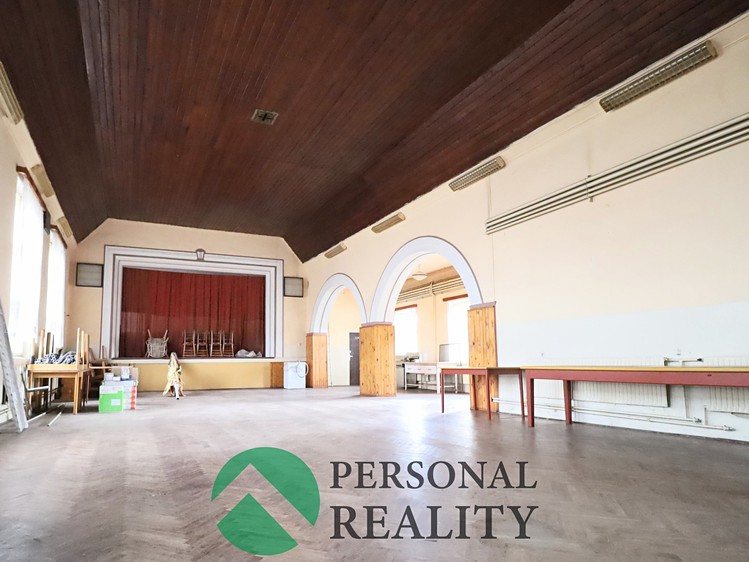 Prodej rodinného domu 600 m², pozemek 798 m² - foto 8