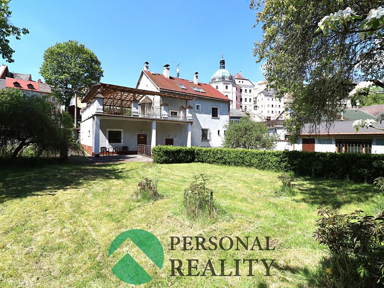 Prodej rodinného domu 261 m², pozemek 1 958 m² - foto 2