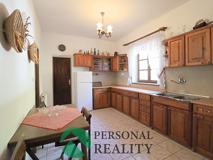 Prodej rodinného domu 261 m², pozemek 1 958 m² - foto 8