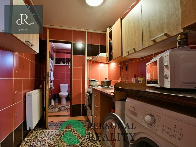 Prodej rodinného domu 580 m², pozemek 3 738 m² - foto 3