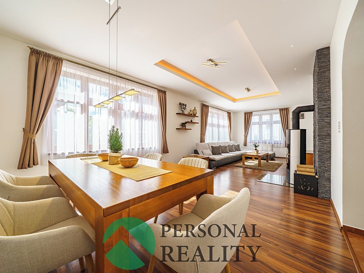 Prodej rodinného domu 616 m², pozemek 439 m² - foto 3