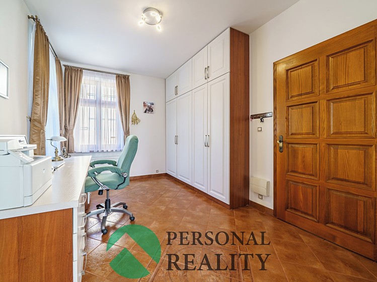 Prodej rodinného domu 616 m², pozemek 439 m² - foto 8