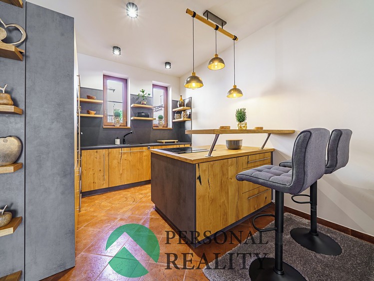 Prodej rodinného domu 616 m², pozemek 439 m² - foto 5