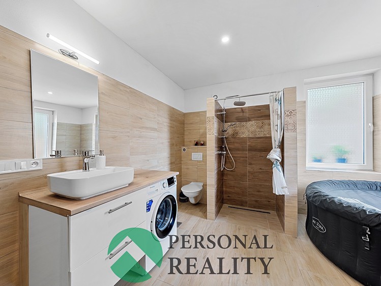 Prodej rodinného domu 280 m², pozemek 716 m² - foto 6