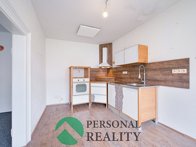 Prodej rodinného domu 191 m², pozemek 691 m² - foto 3