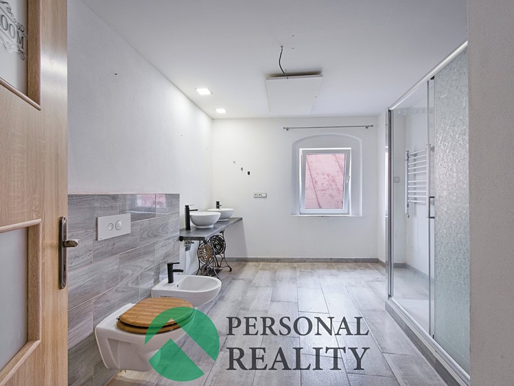 Prodej rodinného domu 191 m², pozemek 691 m² - foto 6