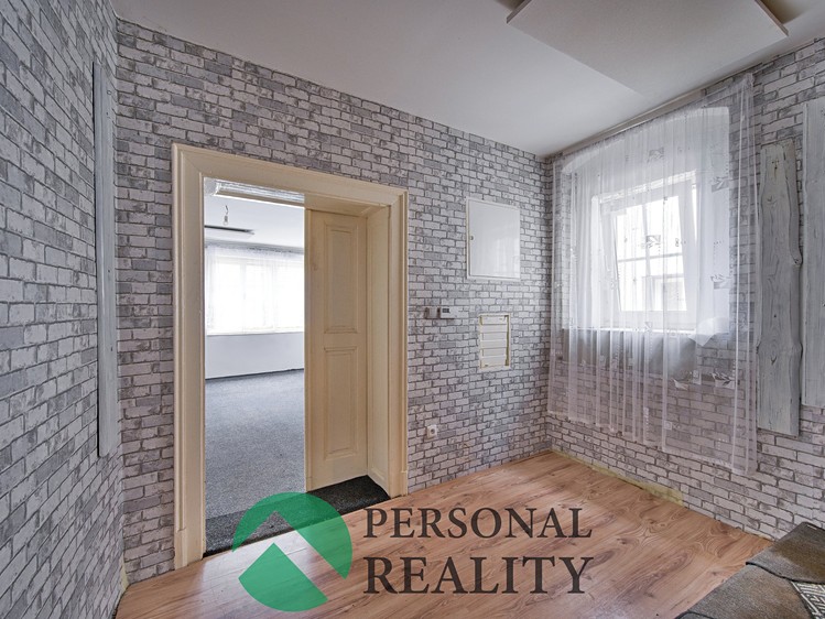Prodej rodinného domu 191 m², pozemek 691 m² - foto 8