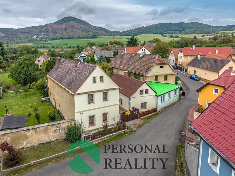 Prodej rodinného domu 270 m², pozemek 672 m² - foto 5