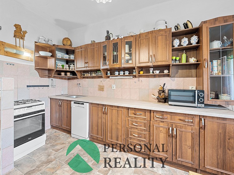 Prodej rodinného domu 130 m², pozemek 580 m² - foto 2