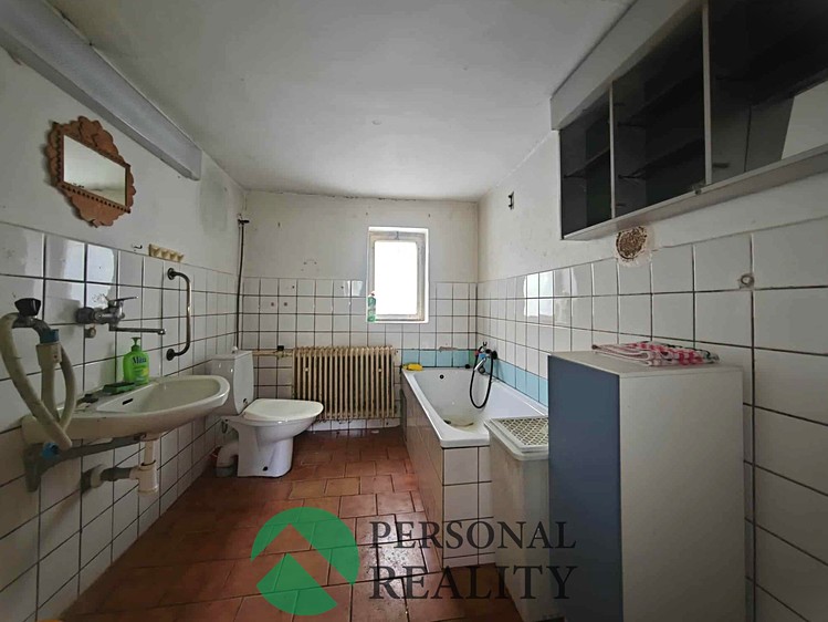 Prodej rodinného domu 112 m², pozemek 1 450 m² - foto 4