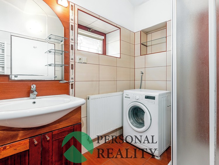 Prodej rodinného domu 164 m², pozemek 843 m² - foto 2