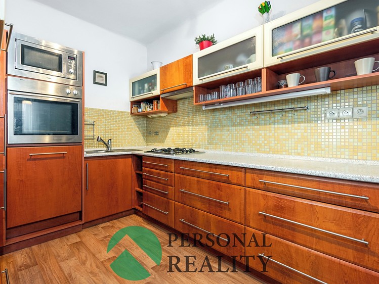 Prodej rodinného domu 164 m², pozemek 843 m² - foto 1