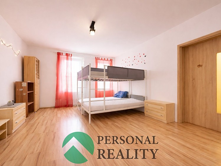 Prodej rodinného domu 178 m², pozemek 122 m² - foto 2