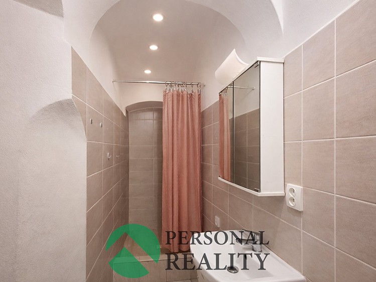 Prodej rodinného domu 178 m², pozemek 122 m² - foto 6