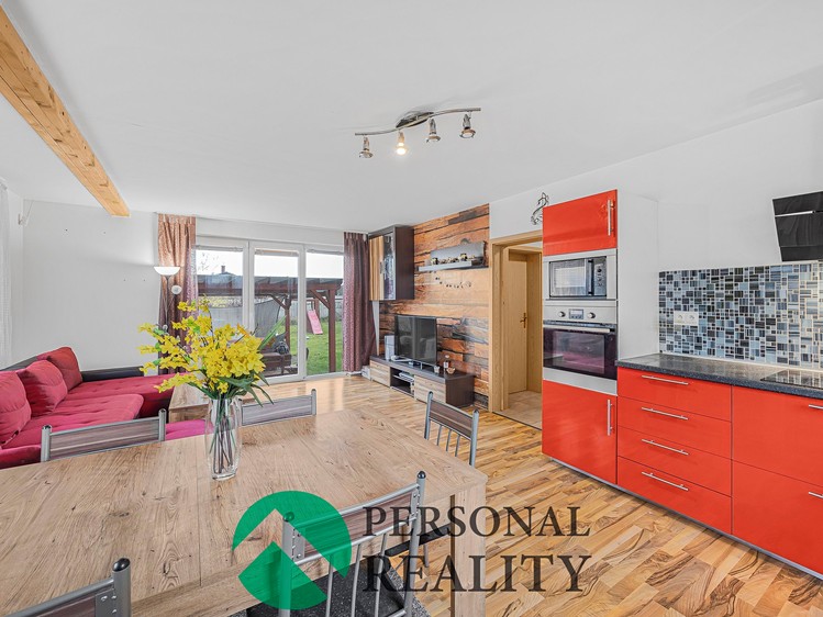 Prodej rodinného domu 97 m², pozemek 738 m² - foto 2