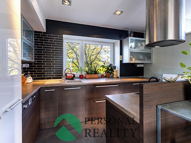 Prodej  rodinného domu 251 m², pozemek 929 m² - foto 8