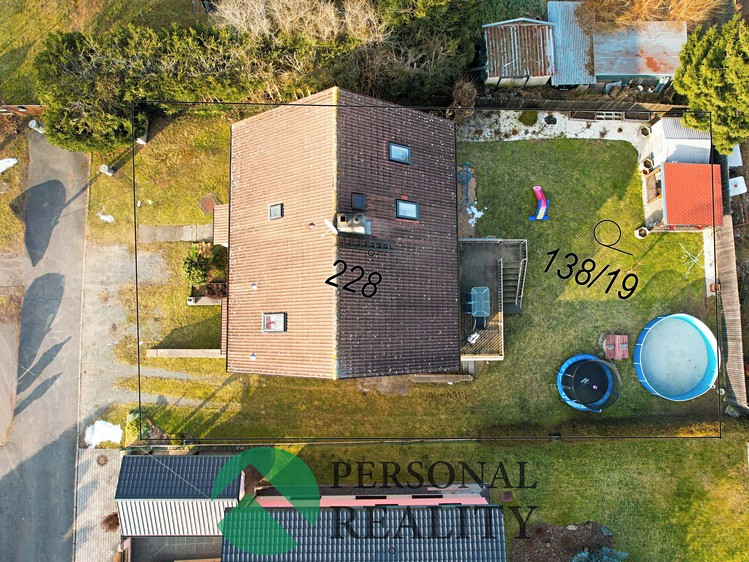 Prodej rodinného domu 280 m², pozemek 608 m² - foto 1