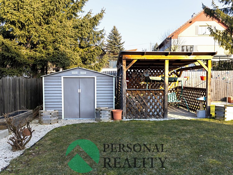 Prodej rodinného domu 280 m², pozemek 608 m² - foto 3
