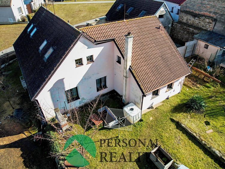 Prodej rodinného domu 170 m², pozemek 746 m² - foto 2
