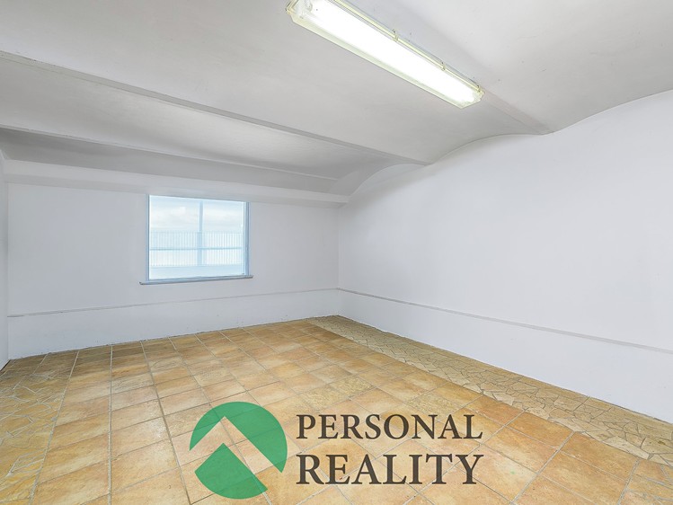 Prodej rodinného domu 227 m², pozemek 762 m² - foto 3