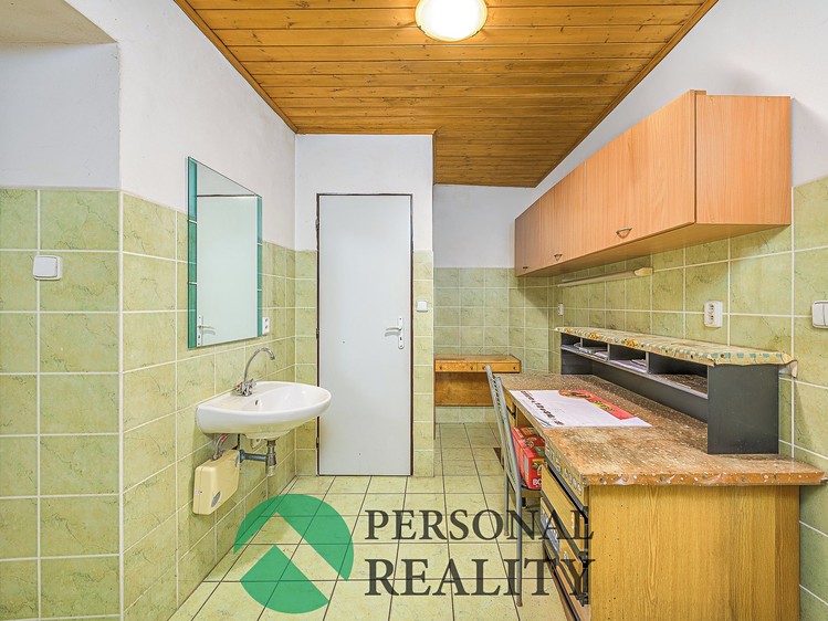 Prodej rodinného domu 227 m², pozemek 762 m² - foto 5