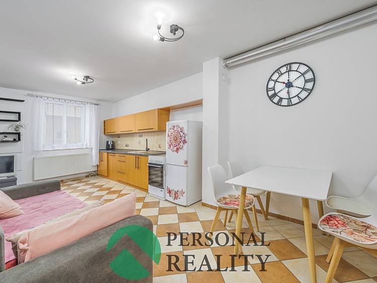 Prodej rodinného domu 227 m², pozemek 762 m² - foto 7