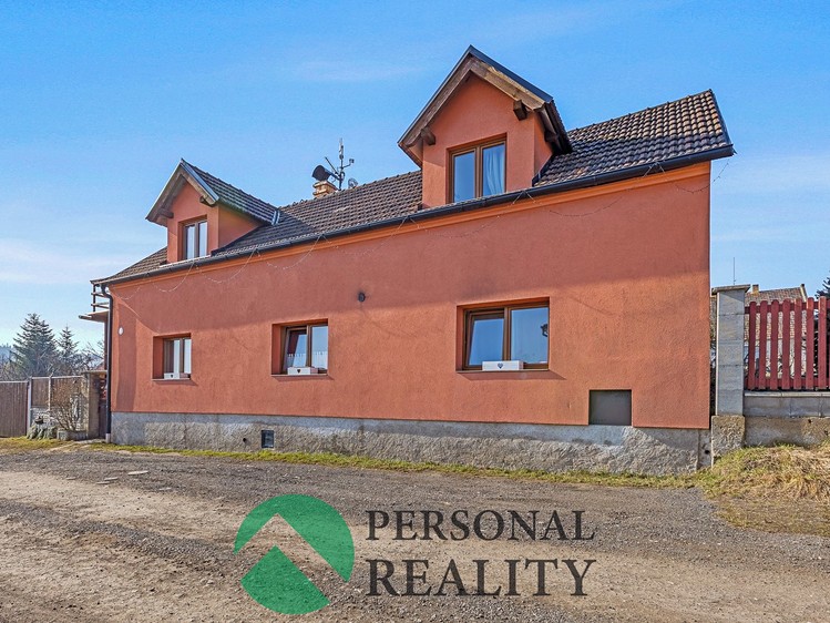 Prodej rodinného domu 183 m², pozemek 389 m² - foto 1