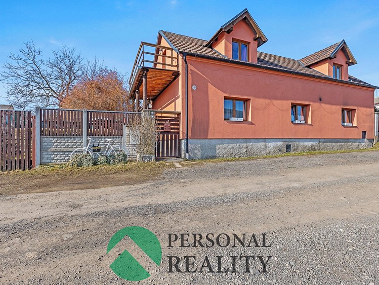 Prodej rodinného domu 183 m², pozemek 389 m² - foto 2