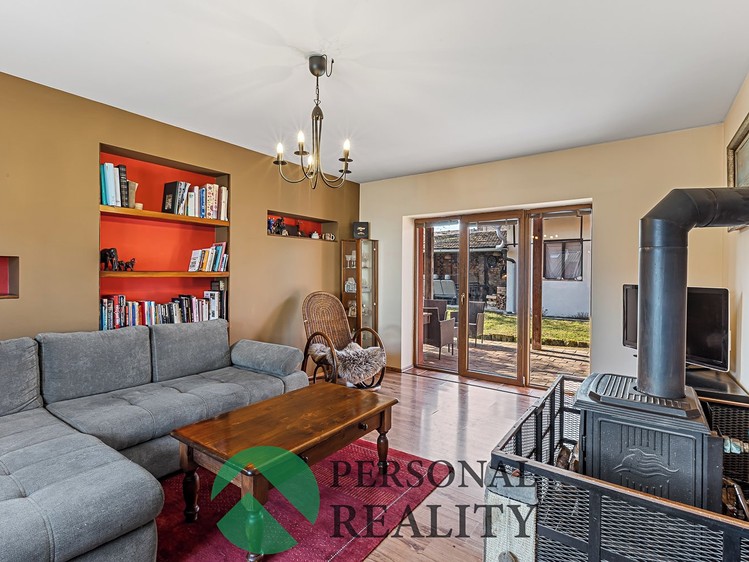 Prodej rodinného domu 183 m², pozemek 389 m² - foto 8