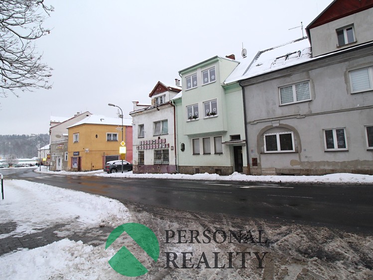 Prodej rodinného domu 211 m², pozemek 175 m² - foto 2