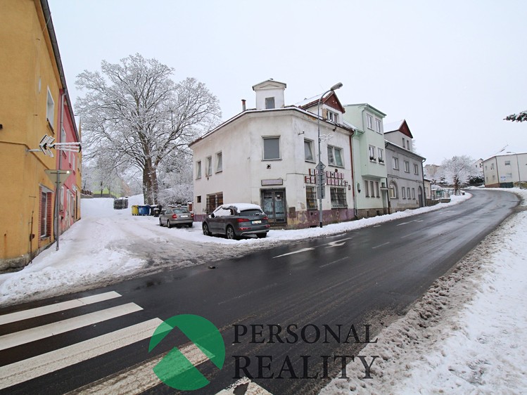 Prodej rodinného domu 211 m², pozemek 175 m² - foto 1