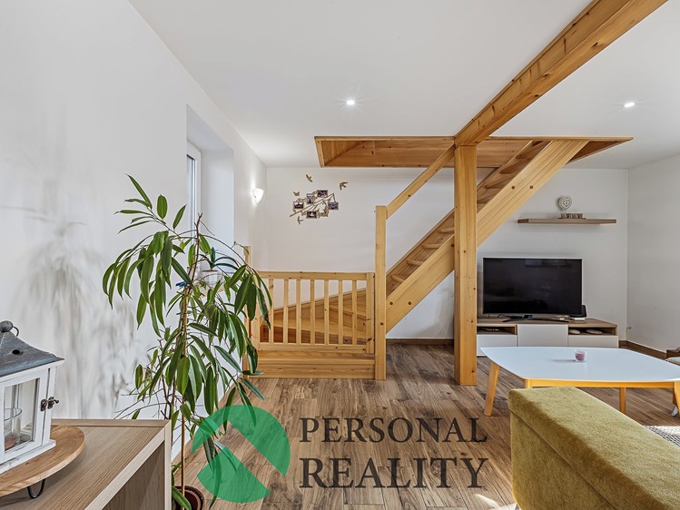 Prodej rodinného domu 180 m², pozemek 2 091 m² - foto 8