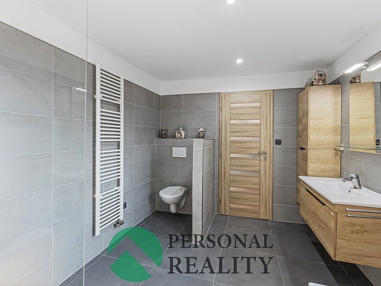 Prodej rodinného domu 180 m², pozemek 2 091 m² - foto 5
