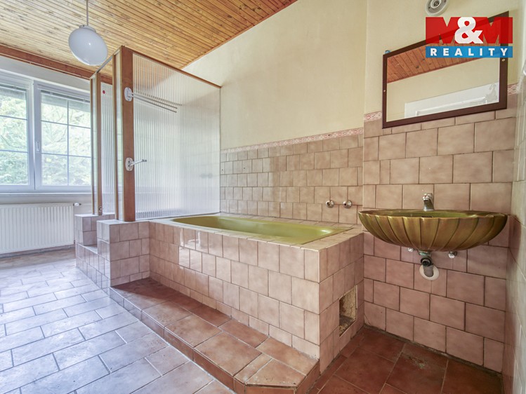 Prodej rodinného domu 800 m², pozemek 662 m² - foto 3
