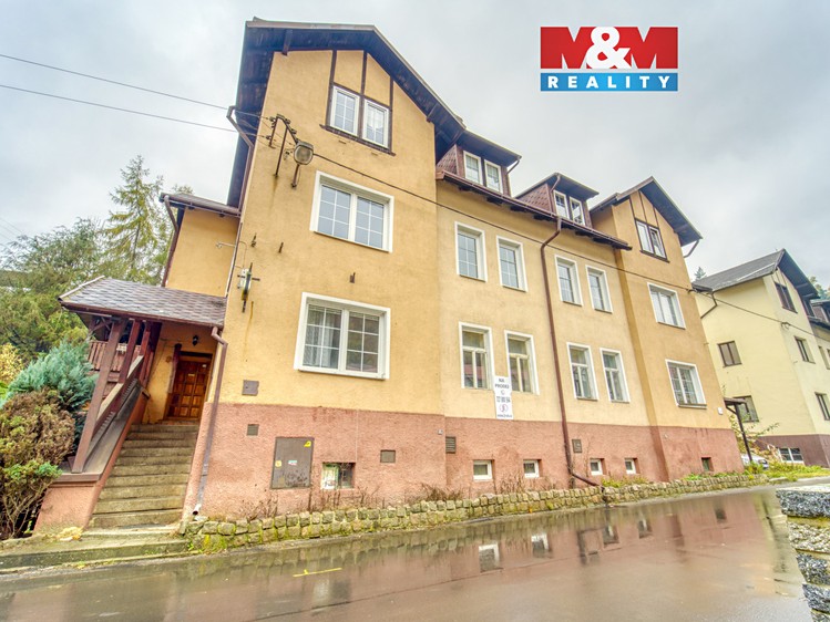 Prodej rodinného domu 800 m², pozemek 662 m² - foto 1