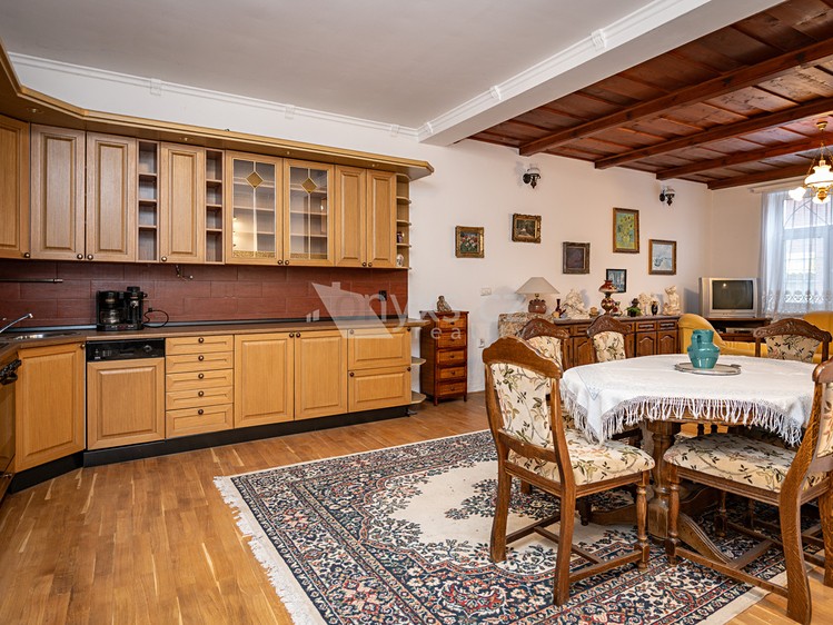 Prodej rodinného domu 276 m², pozemek 509 m² - foto 2