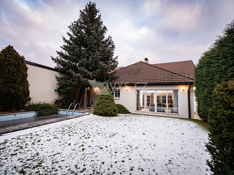 Prodej rodinného domu 276 m², pozemek 509 m² - foto 1