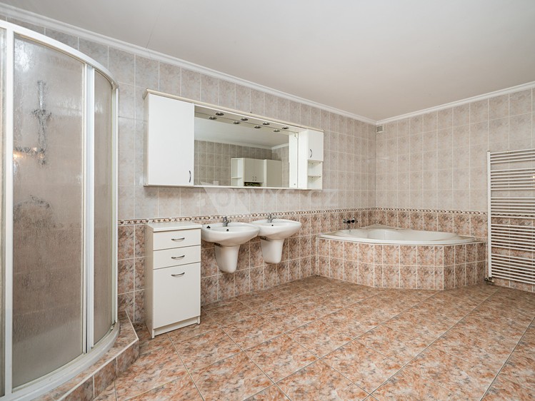 Prodej rodinného domu 276 m², pozemek 509 m² - foto 8