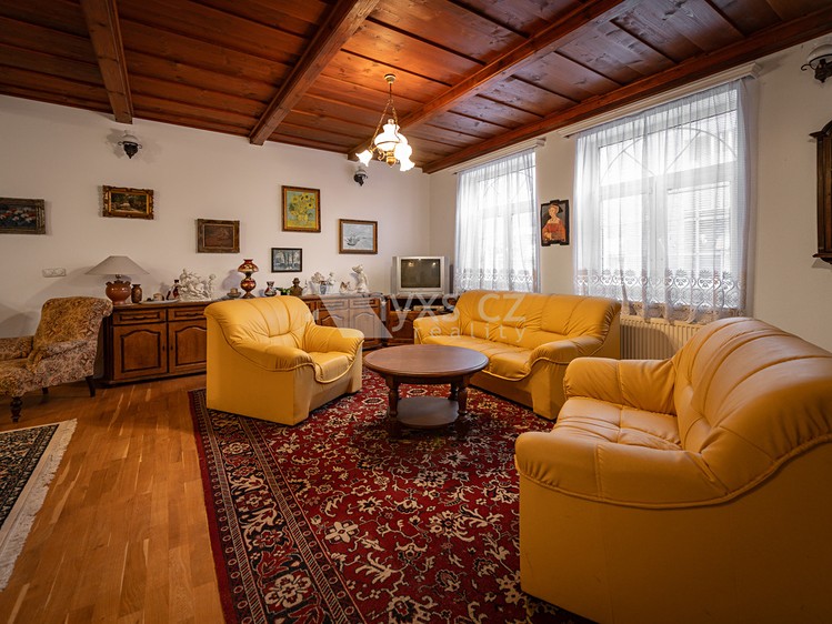 Prodej rodinného domu 276 m², pozemek 509 m² - foto 5