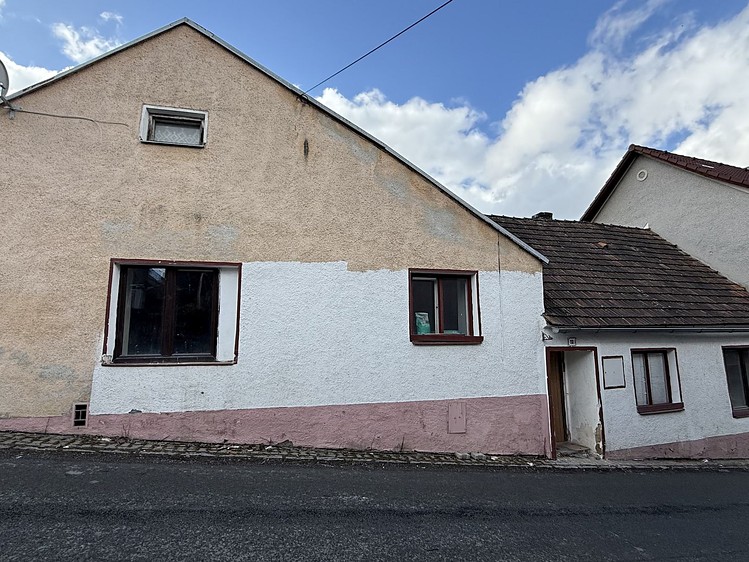 Prodej rodinného domu 112 m², pozemek 220 m² - foto 1