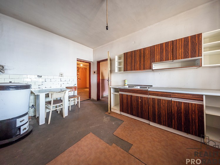 Prodej rodinného domu 420 m², pozemek 432 m² - foto 4