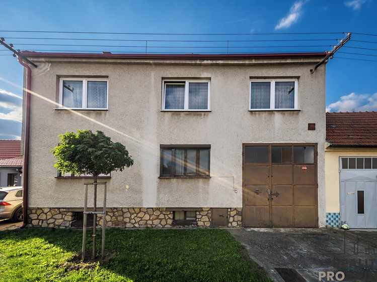 Prodej rodinného domu 420 m², pozemek 432 m² - foto 1