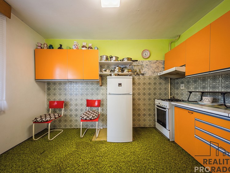 Prodej rodinného domu 420 m², pozemek 753 m² - foto 8