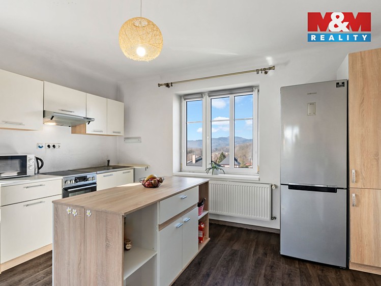 Prodej rodinného domu 160 m², pozemek 809 m² - foto 2